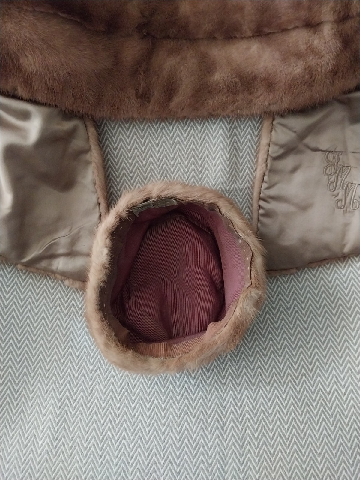 Vintage Miller’s French Room Knoxville Fur Shole Cape Wrap Matching Hat Pockets