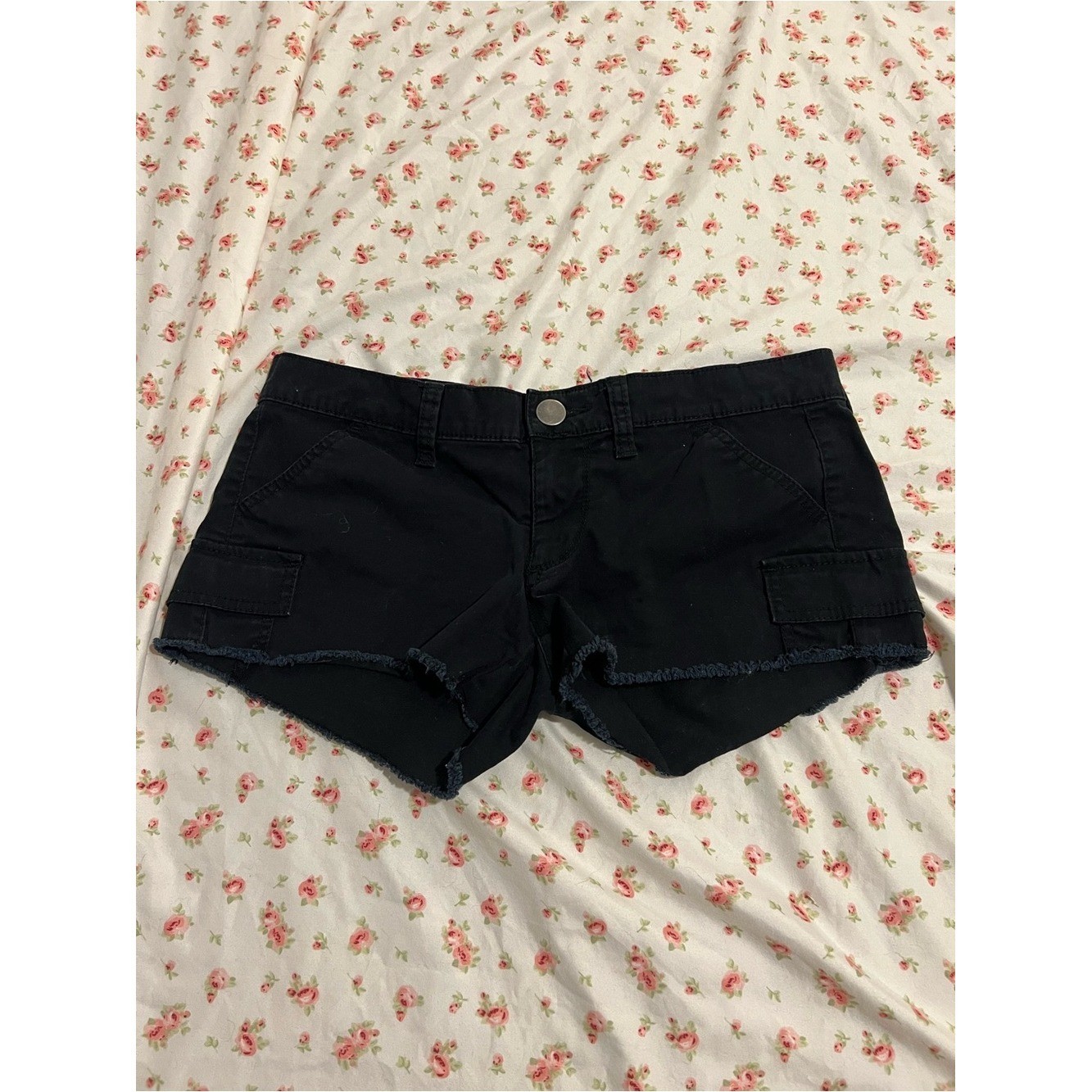 vintage black mudd low rise cargo mini shorts