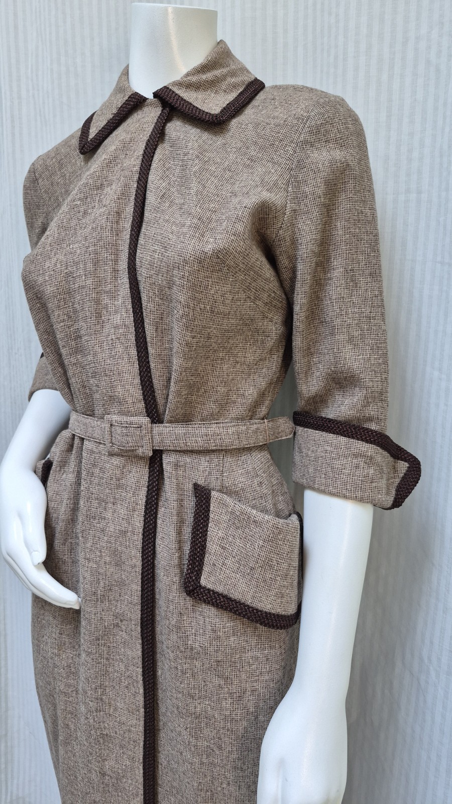 Vintage 1940/50’s Brown Tweed Wrap Dress Coat w/ Belt – Size M