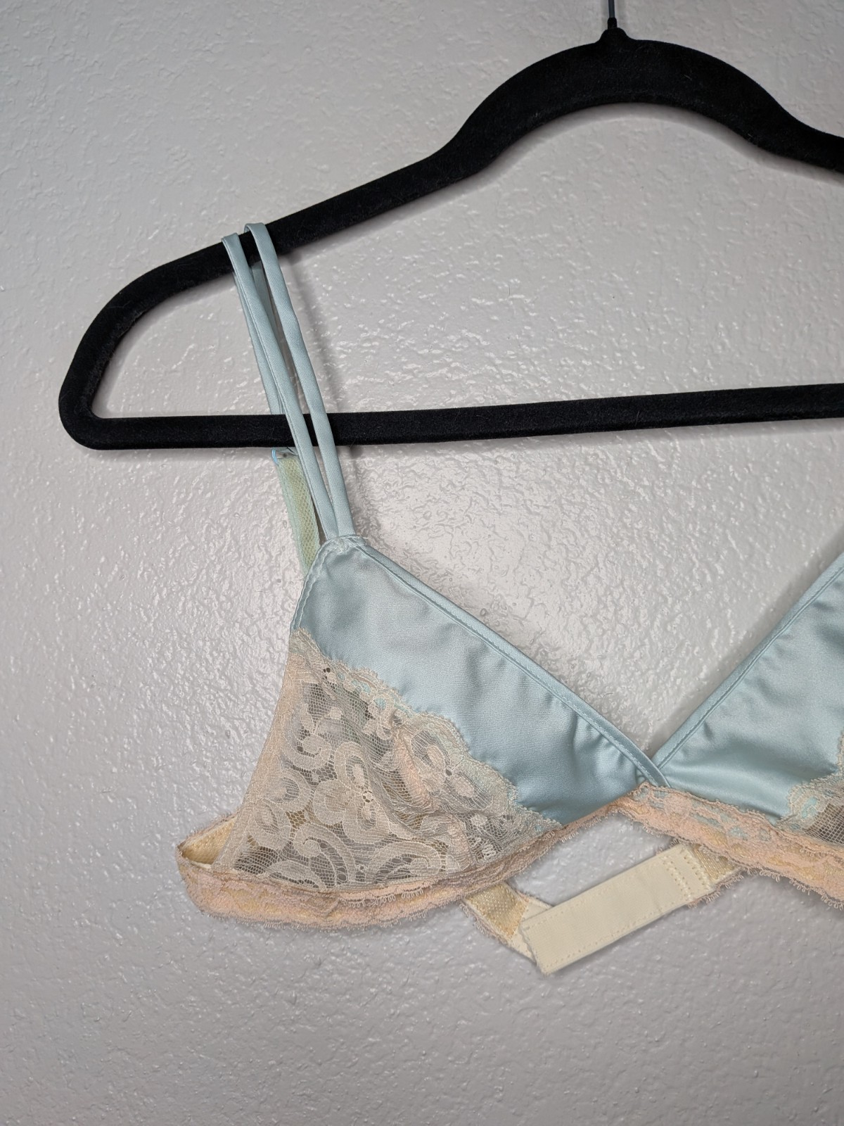 Emilio Pucci Light Blue Satin Cream Lace Vintage 70s Coquette Wireless Bra 34A