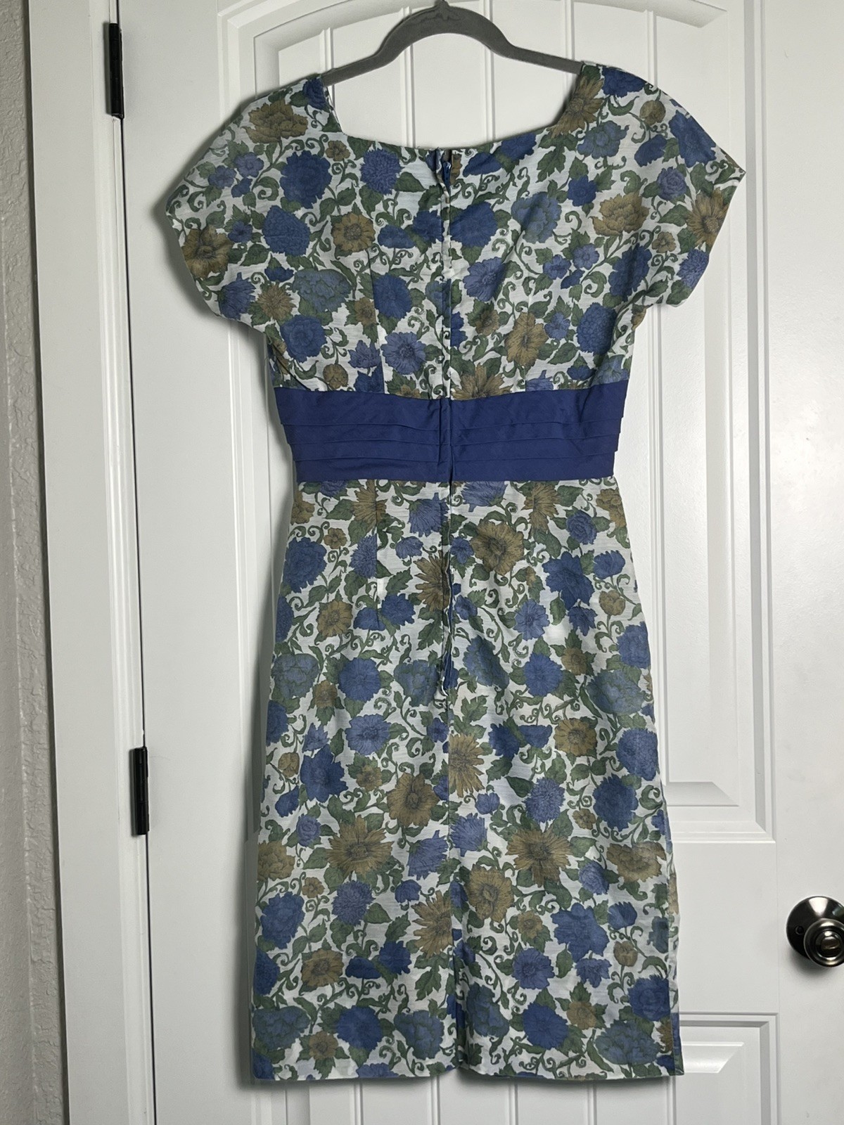 Late 1960s Women’s Small Mod Floral Dress And Matching Cropped Jacket Set VTG