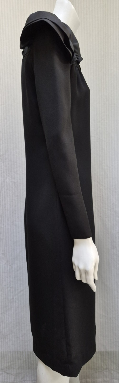 Vintage DAVID MORRIS Black Crepe DRESS w/ Ruffle Shoulders – Size S