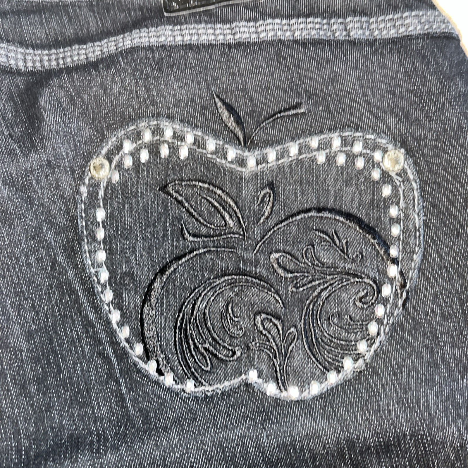 Apple Bottoms Jeans 13/14 Black Capris Embroidered Pockets New with Tag Vintage