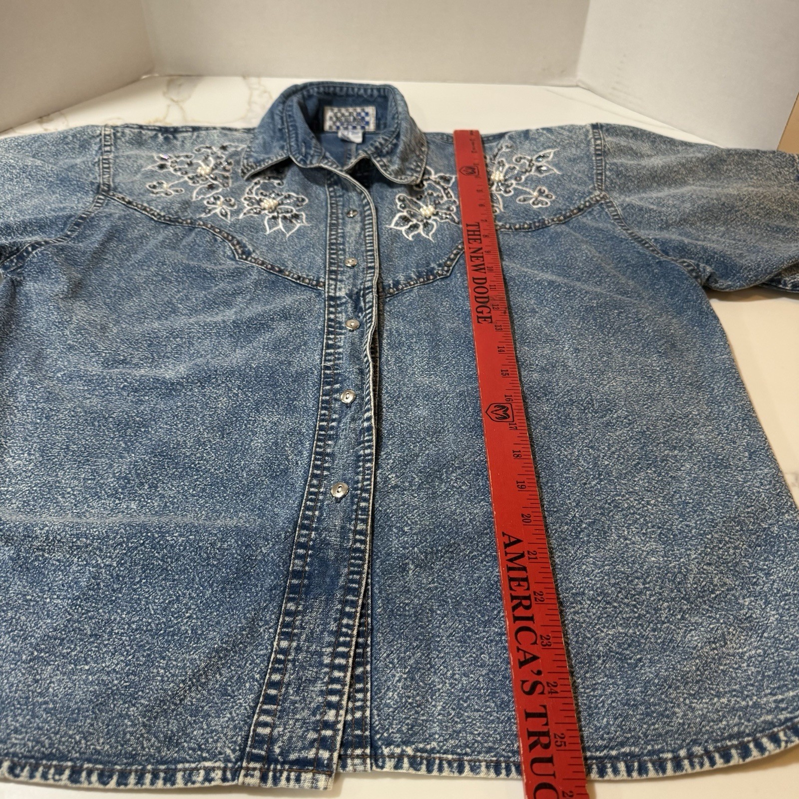 VTG Pretty Bleu Womans Floral Embellished AcidDenim WashWestern RetroTop M