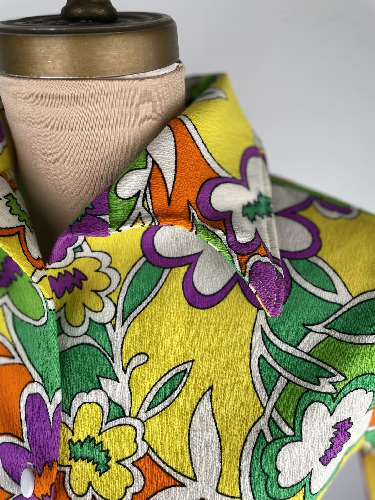 VTG 60s 70s Hawaiian Top Barkcloth Colorful Button Front Women’s FIT XS/S