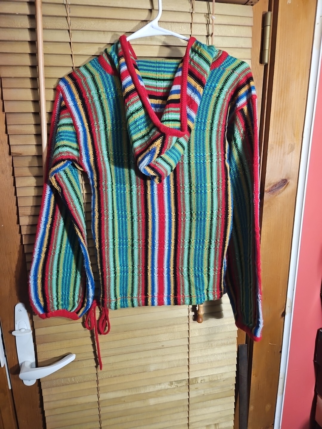 True Vintage 60s Helen Sue Loop Collar Hippie Rainbow Boho Hoodie Pullover Shirt