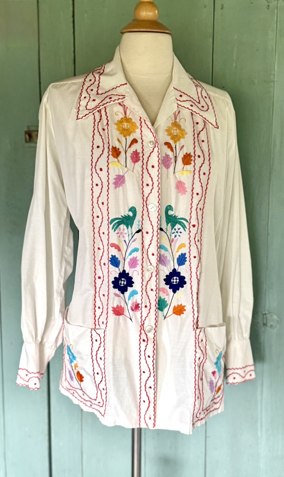 MINT 50s Cristina’s Boutique Mexican Tourist Shirt Hand Chain-Stitch Embroidery
