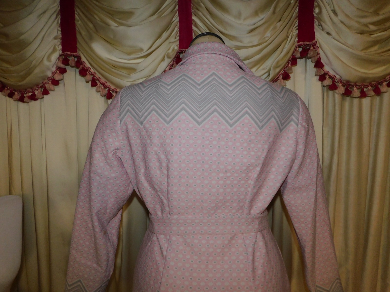 Vintage Pink Gray White Poly Dress w/ Belt SERBIN Waist 36″ )*
