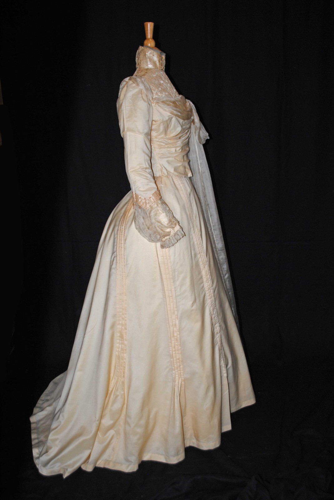 VICTORIAN SILK TRAINED WEDDING GOWN, 1901
