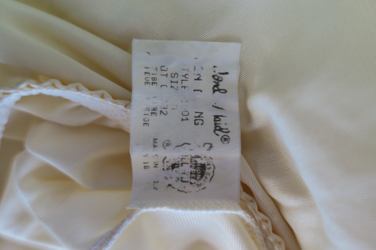 VTG 70s USA WONDER MAID Sz M Nude Hi Waisted Antron Nylon Slip Pants Lace Trim