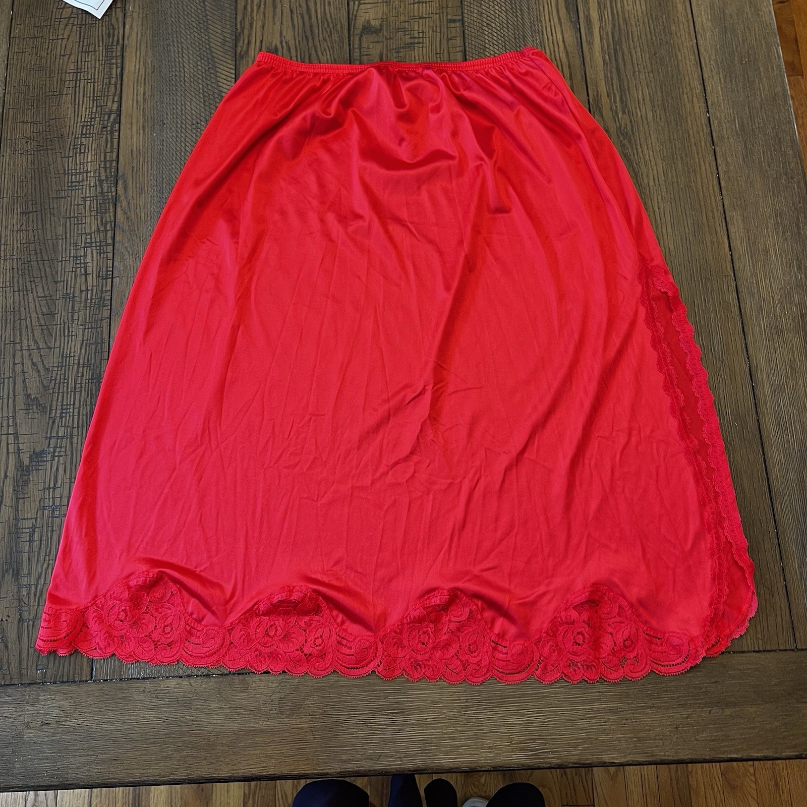 Vintage Vanity Fair L 28” Red Half Slip Antron III Nylon Lace Trim Side Slit USA