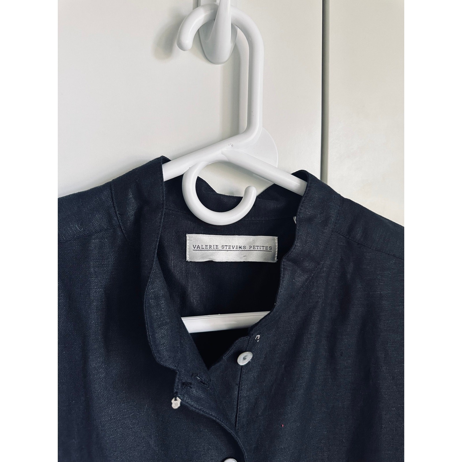 Womens 90s Linen Blouse/Button up Classic Closet Staple Minimalist Timeless Look