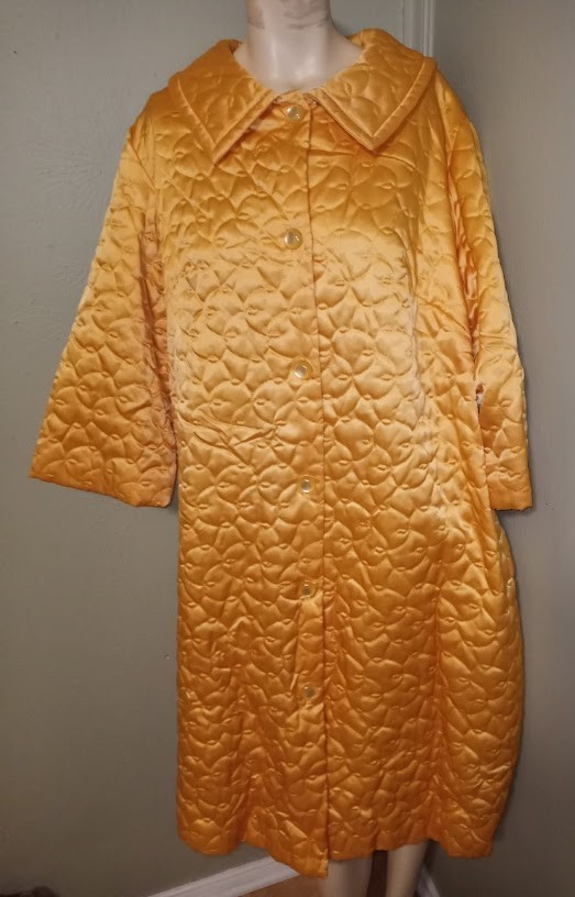 VTG Yellow Gold Quilted Gaymode Penneys Loungewear Robe Boudoir MED/Large (45)
