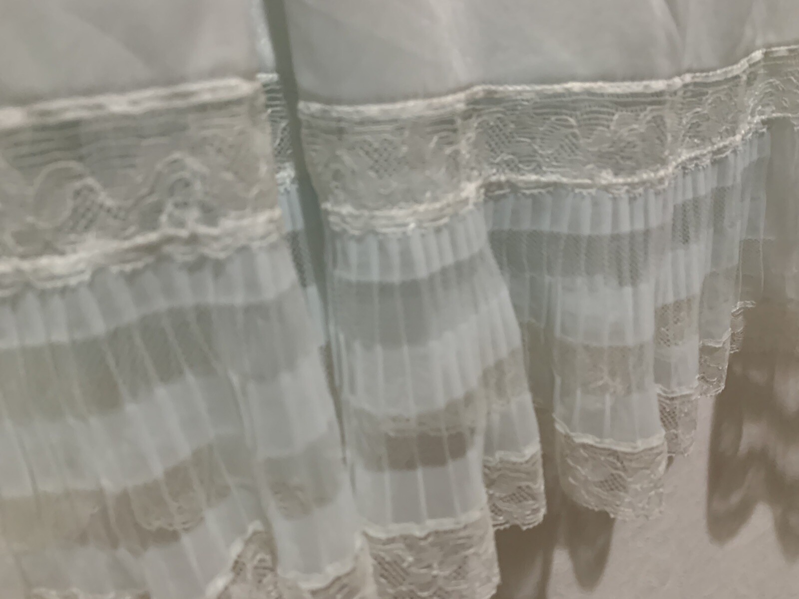 ❤️Vintage 1940s 50s Nightgown Small Sheer Pleated Ruffle Hem Blue Nylon Lace