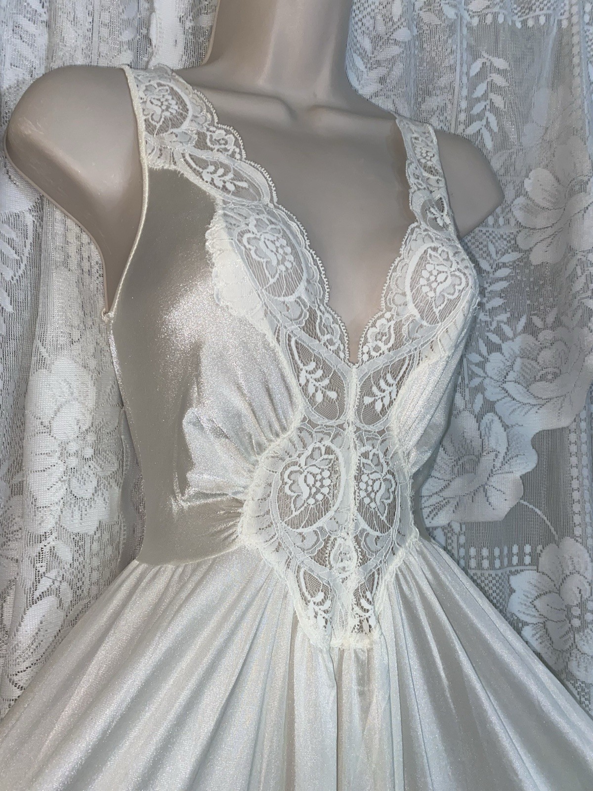 VTG NWT S OLGA Bridal IVORY Classic FULL Swp Nylon Nightgown Negligee Gown 92280