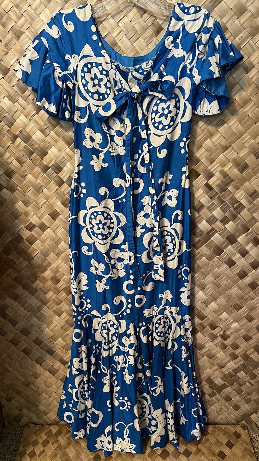 ROYAL HAWAIIAN Blue/White Floral Long Ruffled Hawaii Tie Back Dress Size 6?