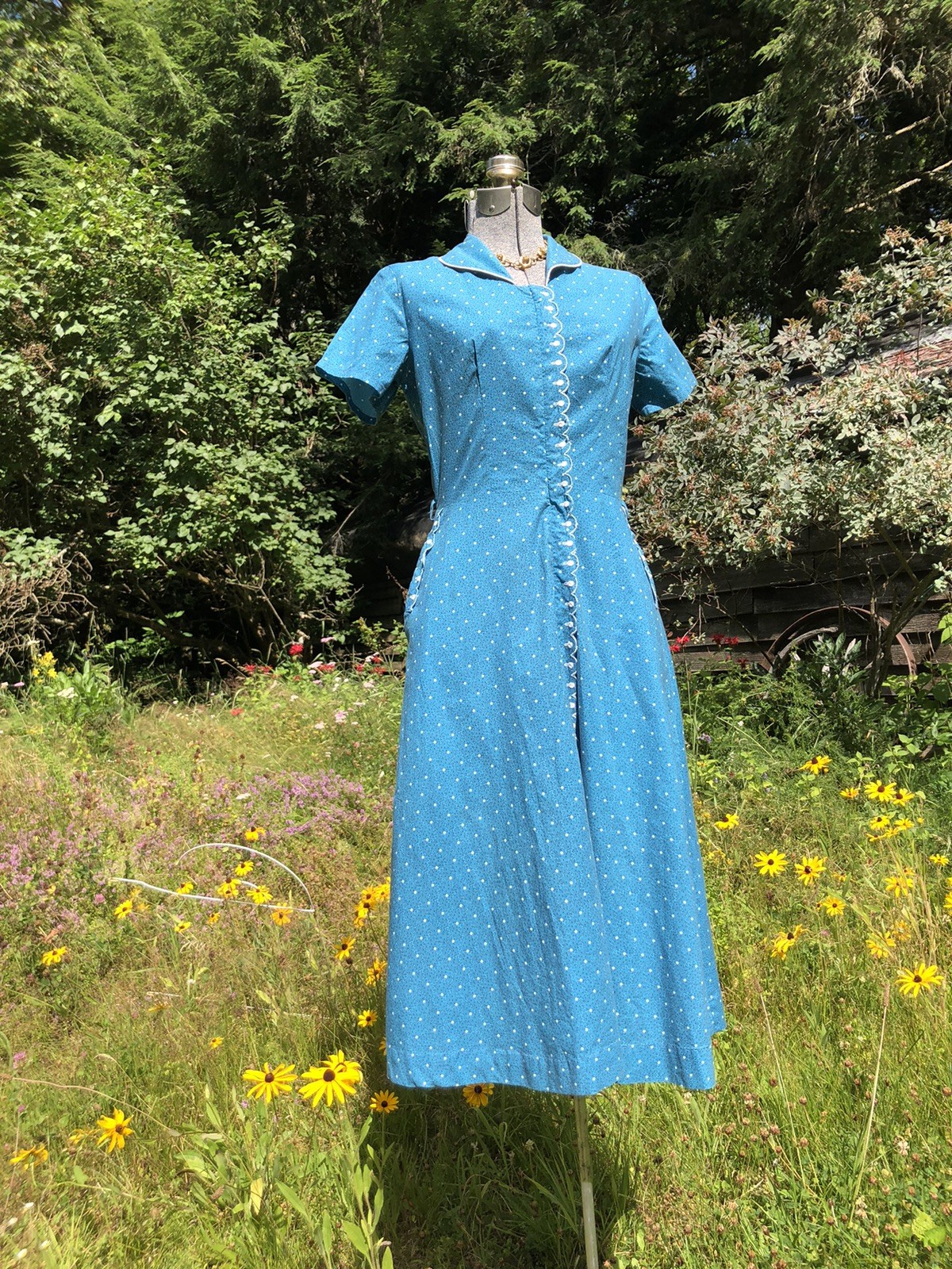 Vintage 1930’s Darling Cotton Dress Hidden Zip Embroidery Detail unworn 38-28-40