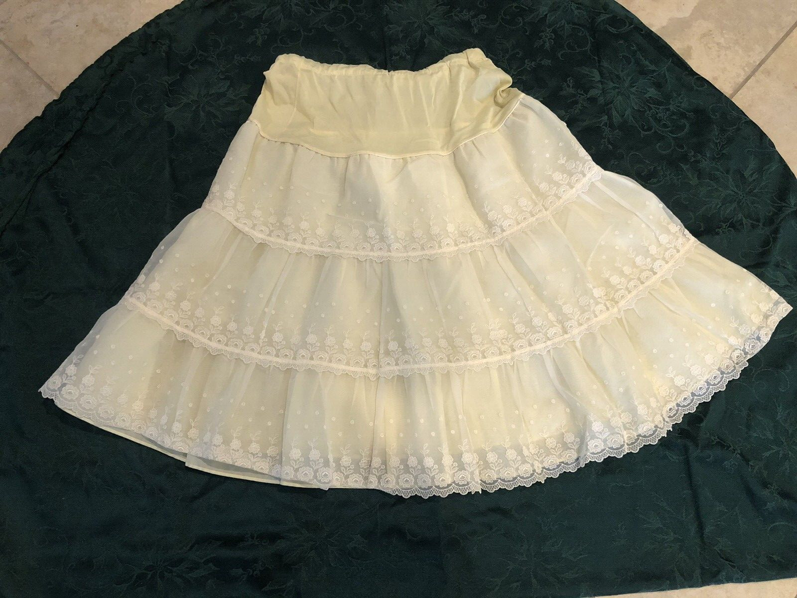 Vintage Ivory 50s Silky Nylon & Lacy Taffeta Jive Rockabilly Half Slip Petticoat
