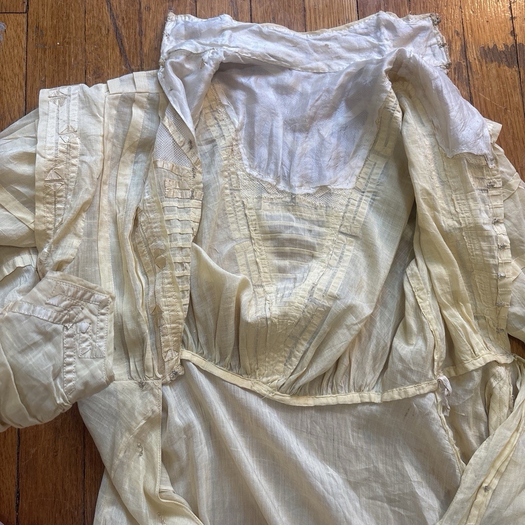 Antique Edwardian cream silk cotton lawn garden party wedding gown dress 1900s