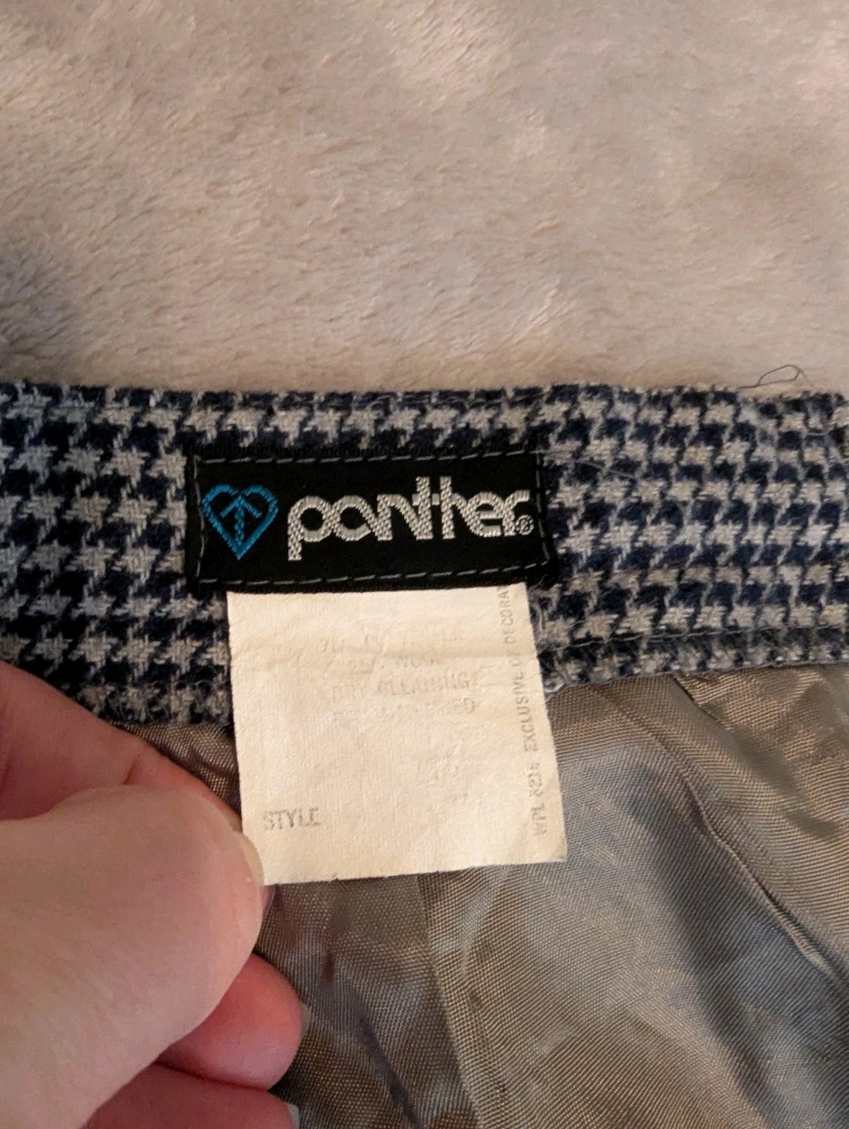 Vintage 1970s Panther ILGWU Womens Blue Grey Red Skirt Wool Poly Blend Medium