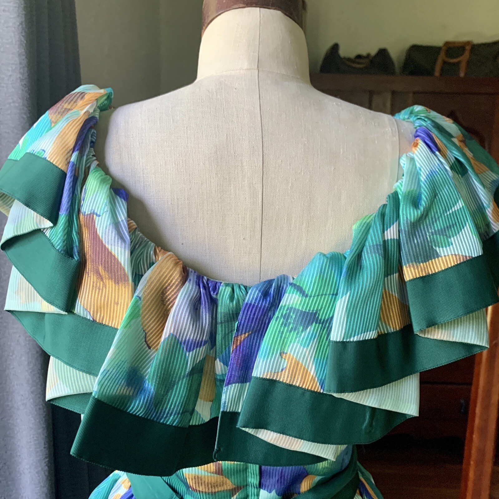 Vintage WILLIAM PEARSON Designer Floral Green Dress Ribbon Ruffle Off Shoulder 8