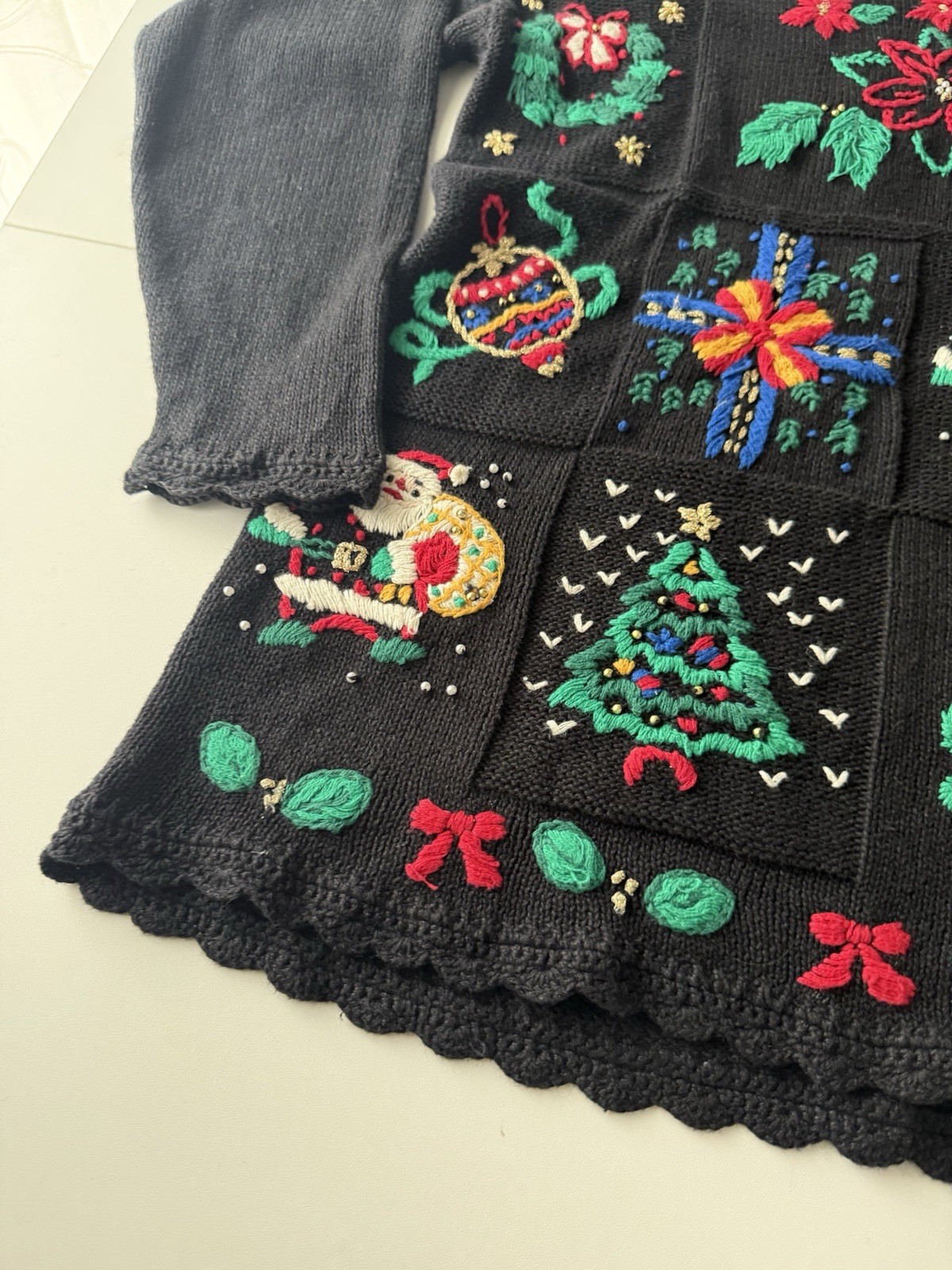 Work in Progress Gladys Bagley black Scalloped Holiday embroidery sweater M Flaw