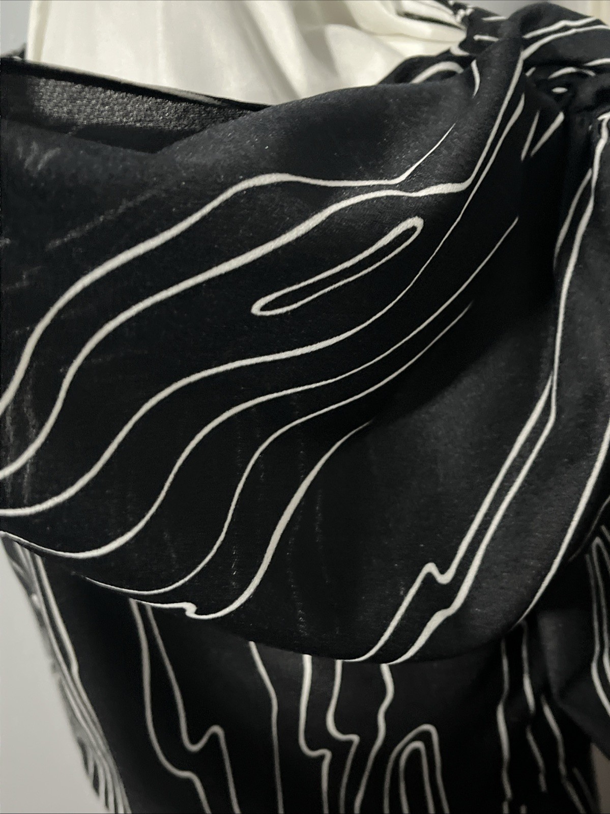 VINTAGE TJUNIORS FABULOUS BLACK WHITE DRESS ABSTRACT 8/10