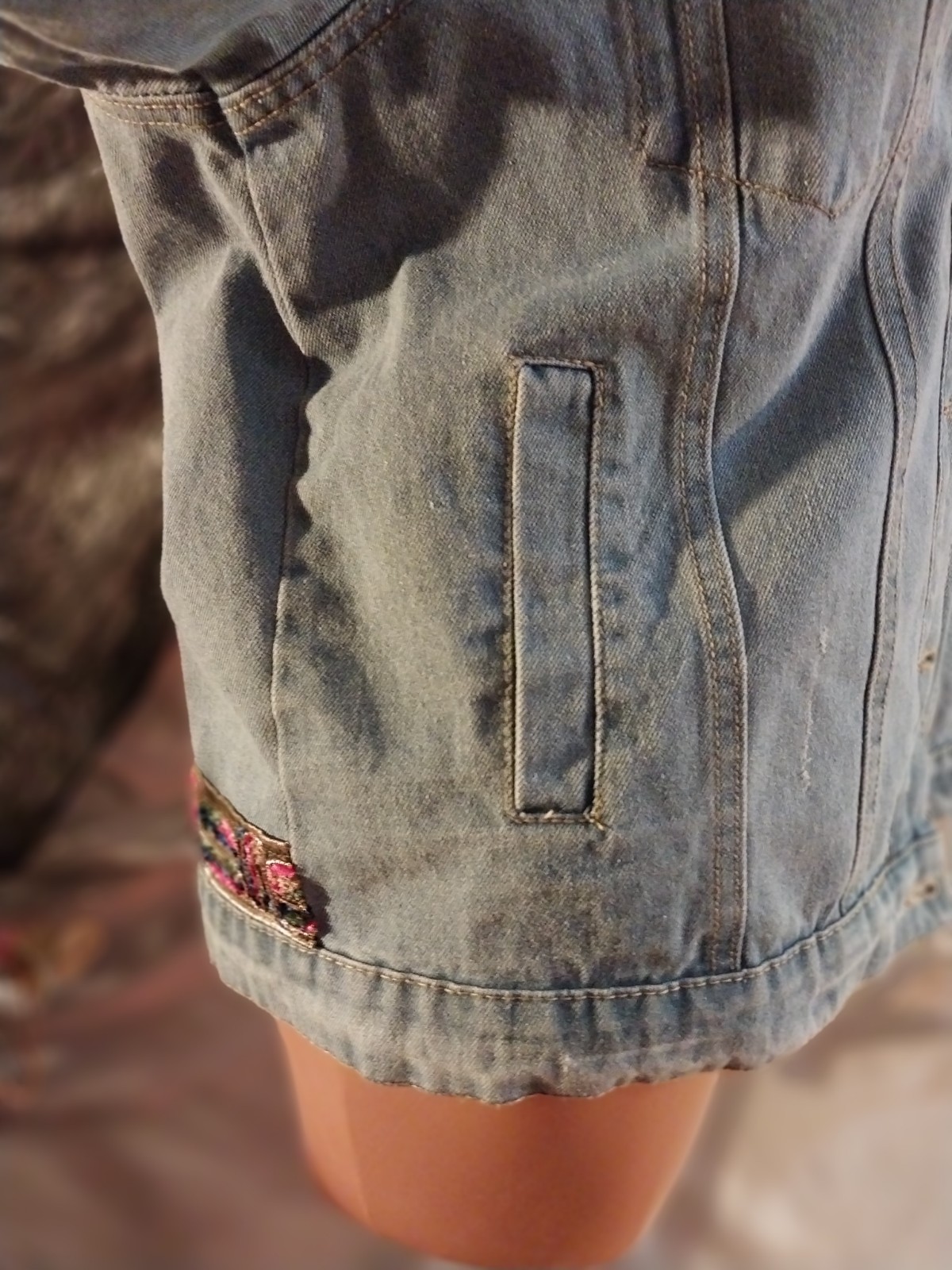 VTG Y2K 90’S BOHO Embroidered Denim Jacket Floral Embellished Tribal Pyramid SEE