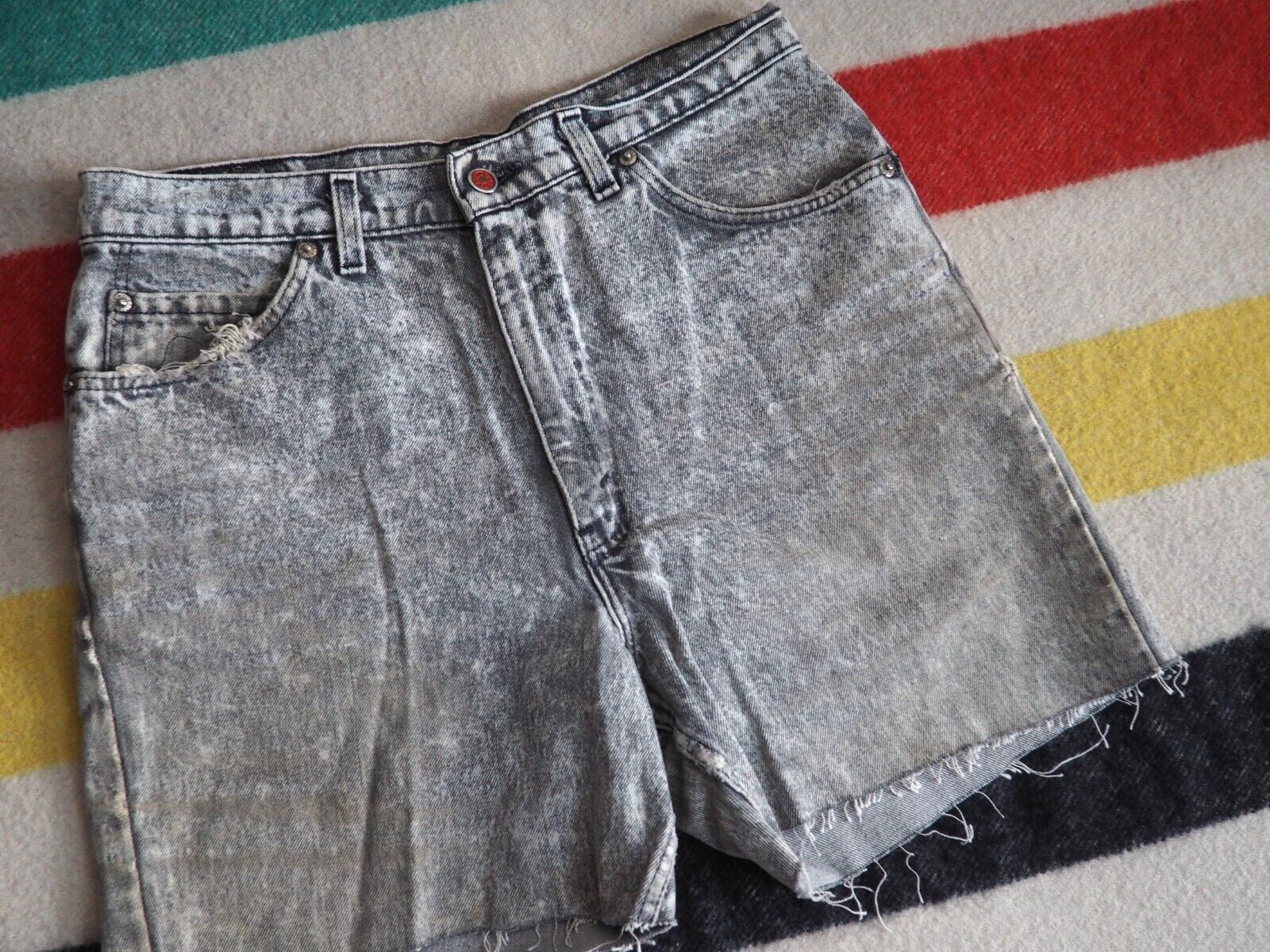 VTG 80s Brittania Faded Gray Acid Wash High Waist 31W Denim Logo Shorts