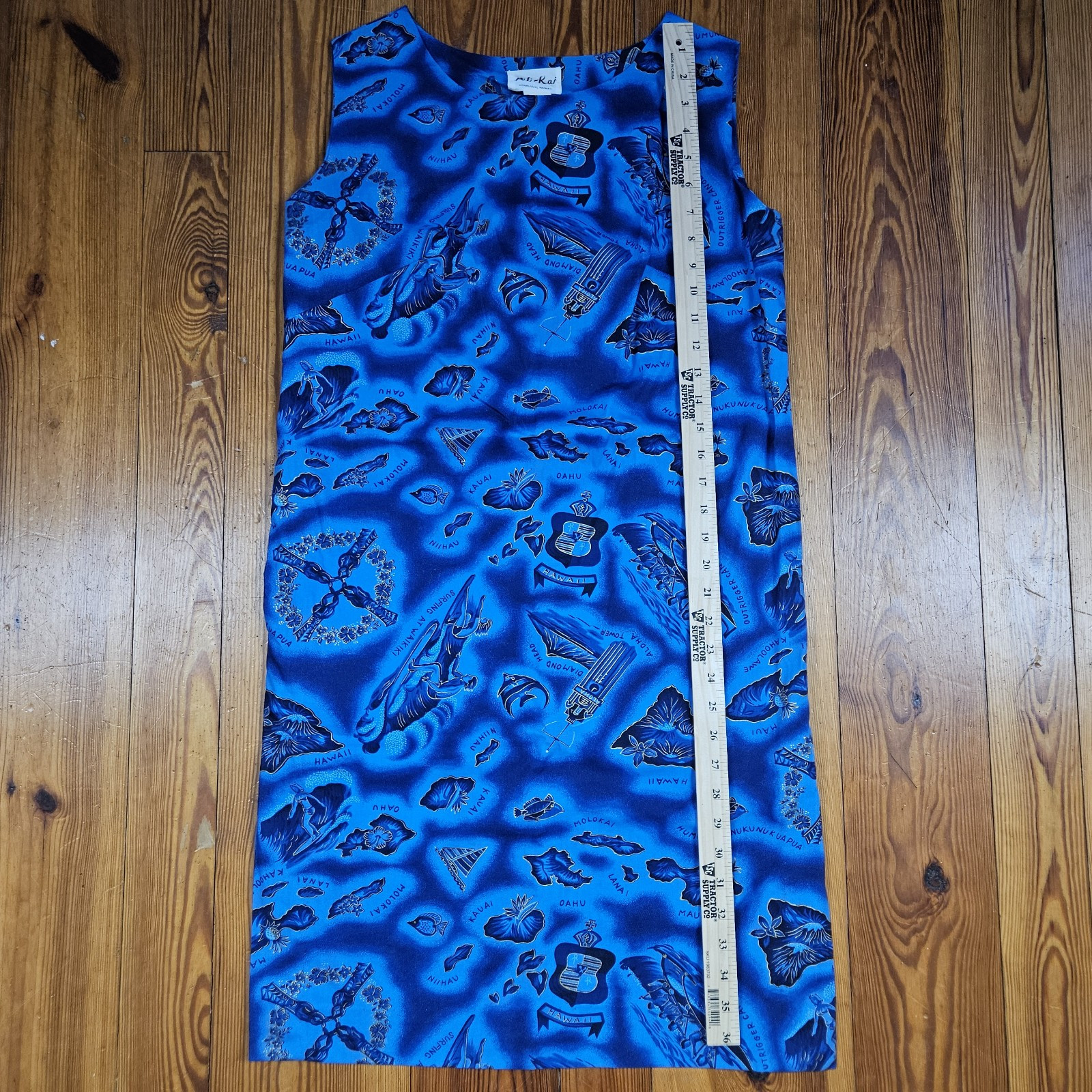 1960s Vintage Pili Kai Honolulu Hawaii Novelty Tiki Oasis Hawaiian dress Muu Muu