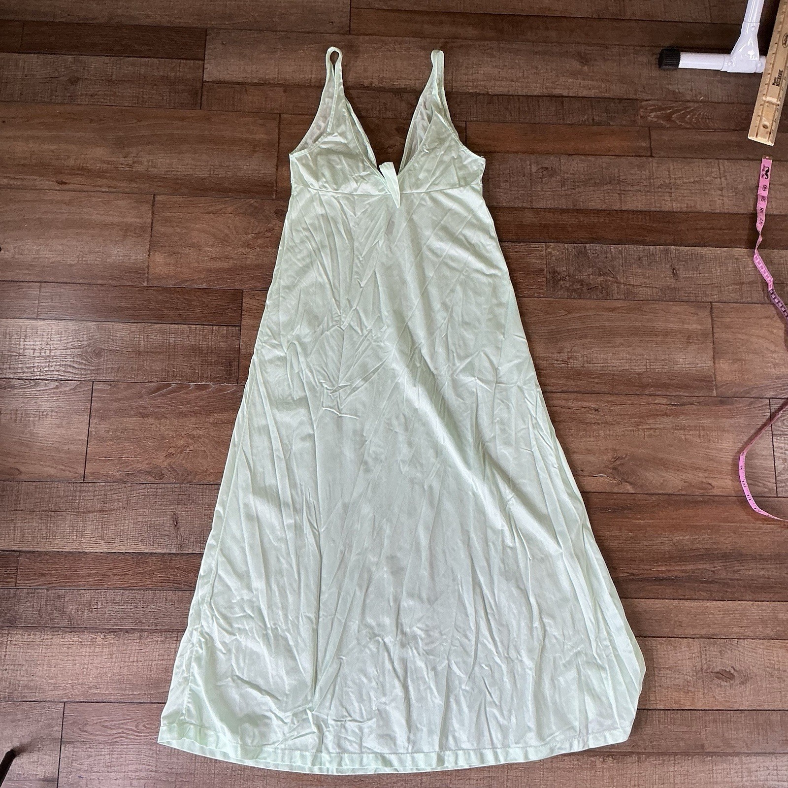 70s VTG Light Green Nylon Tricot Nightgown Women’s M Long Slip Dress Mint 151118