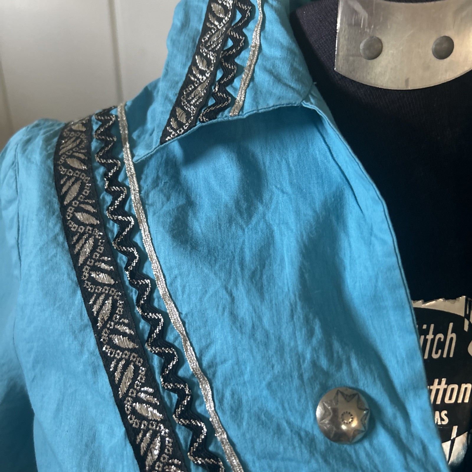 Vintage Ranch Maid Western Wear Denver Top With Silver Buttons Metallic Trim