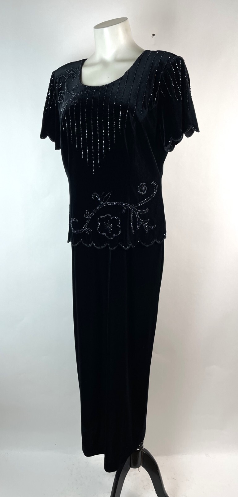 Vintage 1980’s R&M RICHARDS VELVET Beaded Black evening cocktail dress 12