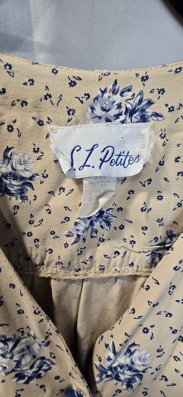 Vintage S.L. Petites Romper Size 12 Beige With Blue Flowers Pockets