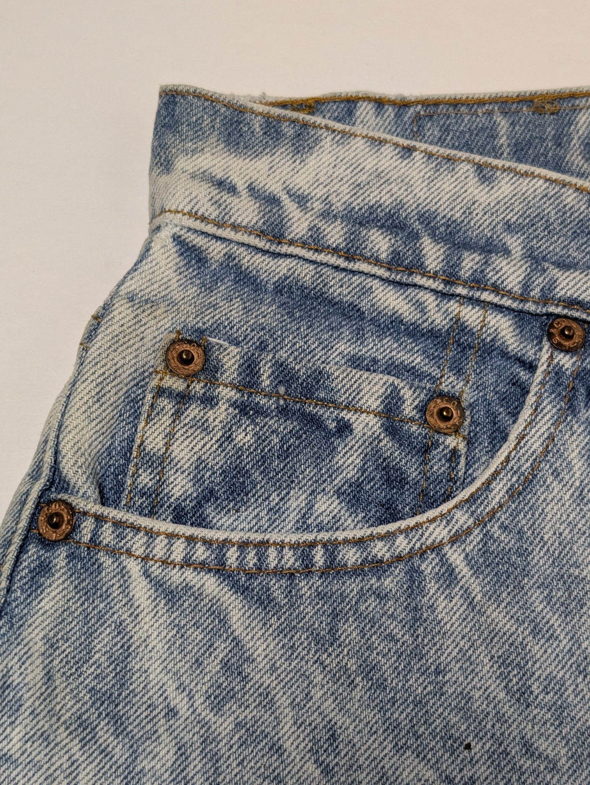 Vintage 1980s-1990s Women’s Levi Cut-Off Denim Shorts W30 Faded G-VG