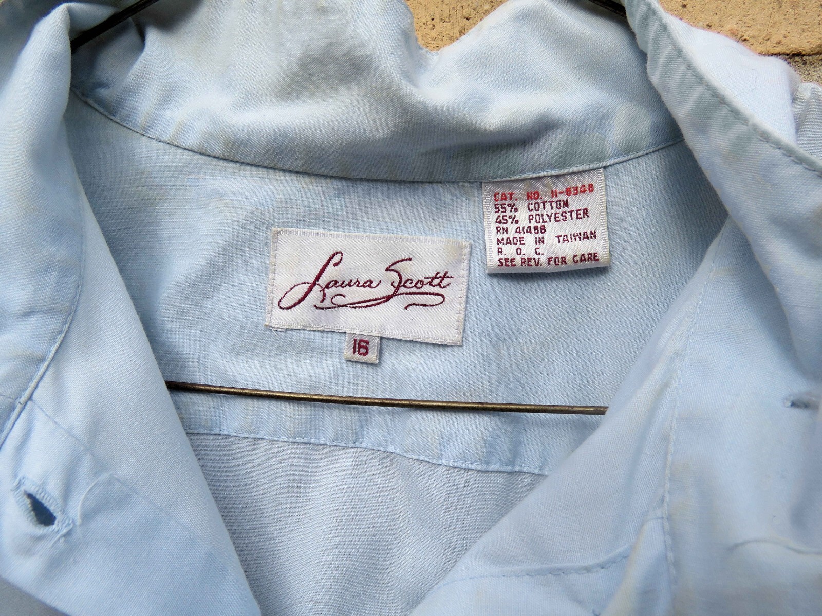 Laura Scott Sky Blue Dressy Blouse with Bow Tie size 16, has monogram – preowned