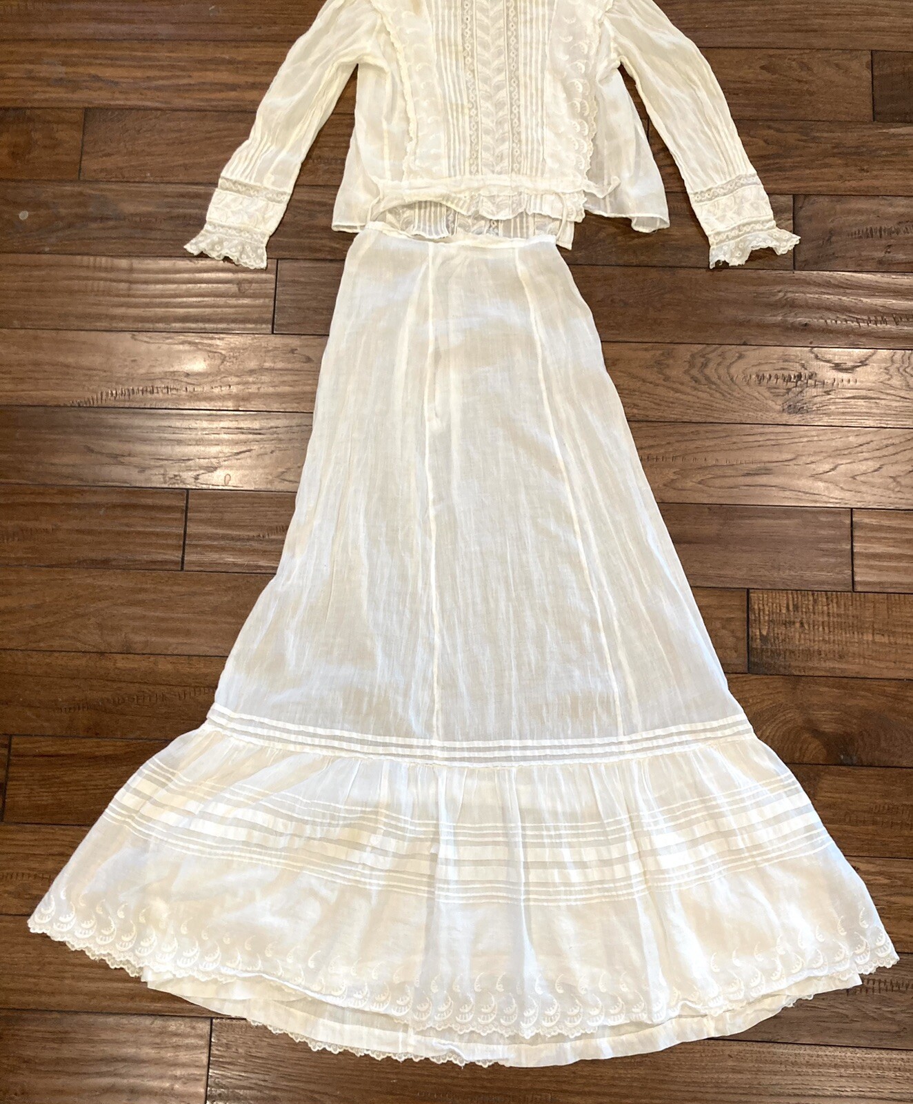 Antique Victorian lawn dress, lace, pin tucks, double tiered skirt XS as is