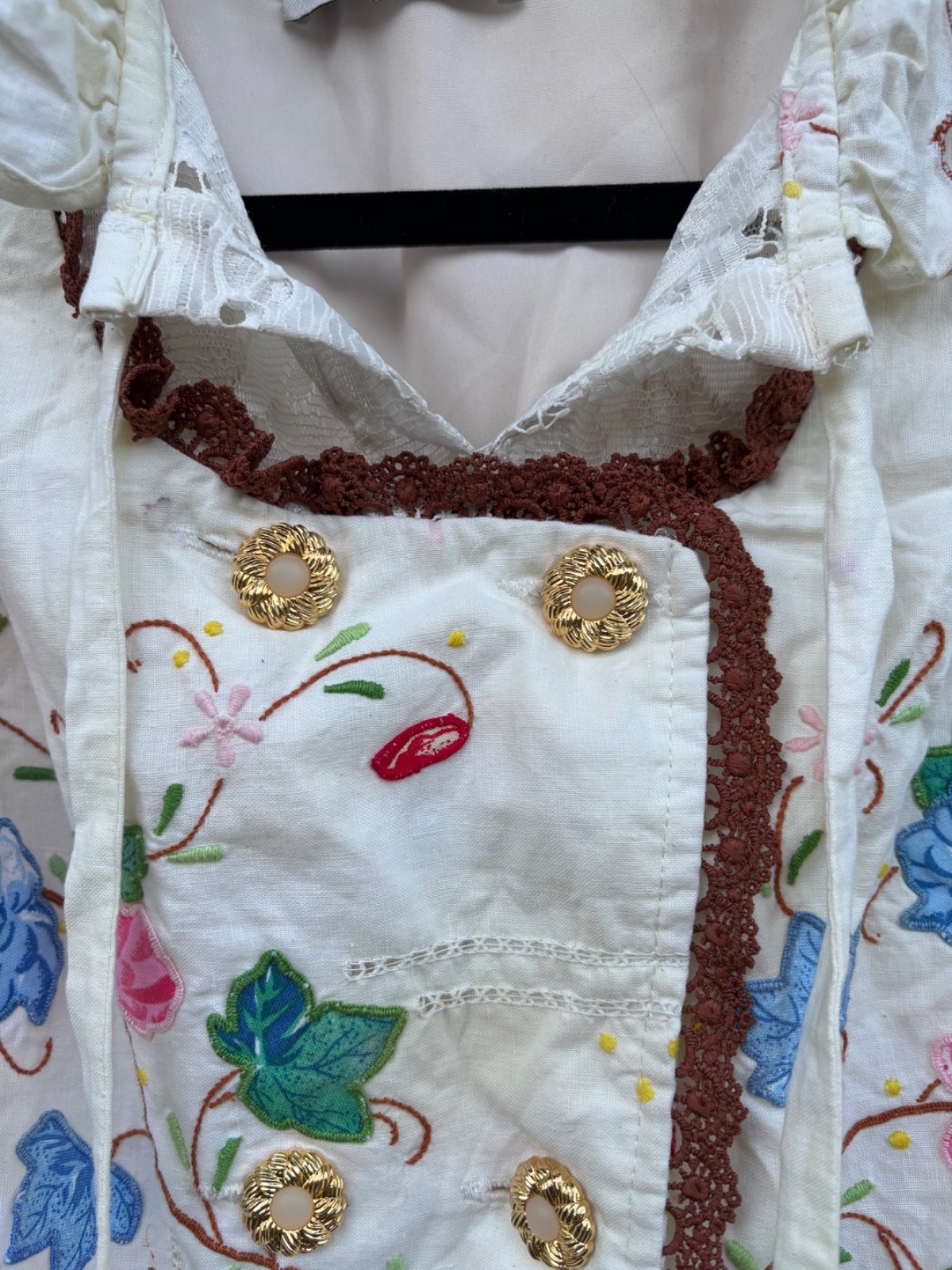 VTG cotton 2seeyou dress with colorful embroidered floral designs and faux gold