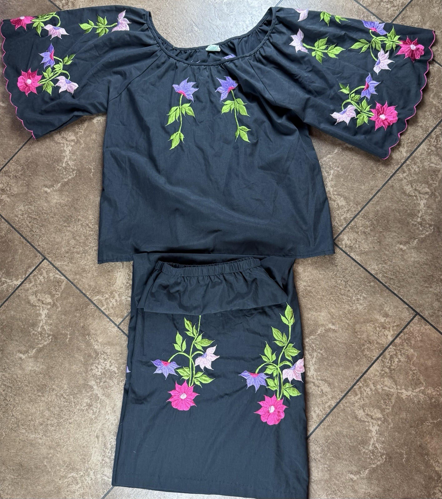 Vintage Caro Honolulu Embroidered Blouse Skirt Floral Set Philippines Size Med.