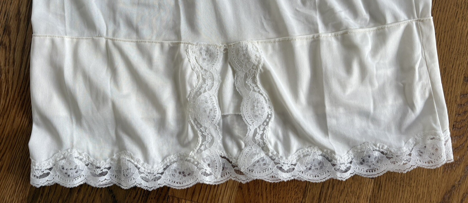 VTG Lingerie Greenco Maid White Nylon Lace Slit Half Slip Romantic Soft Sz. M