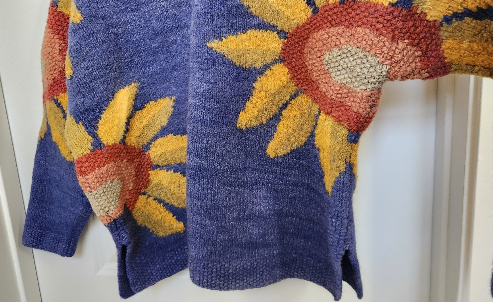Vintage – Amano – Sunflower Pullover Sweater – 100% Wool – Size S-M