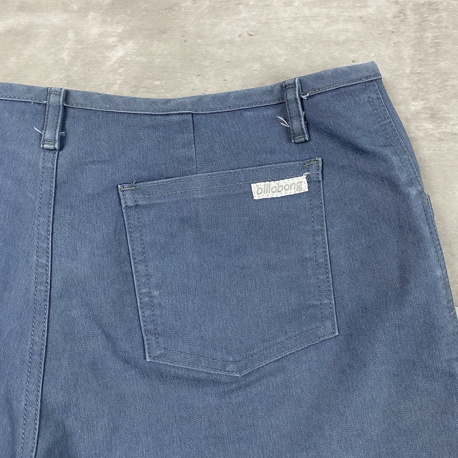 vintage BILLABONG low rise shorts womens junior teen surf skate 90s y2k 2000s