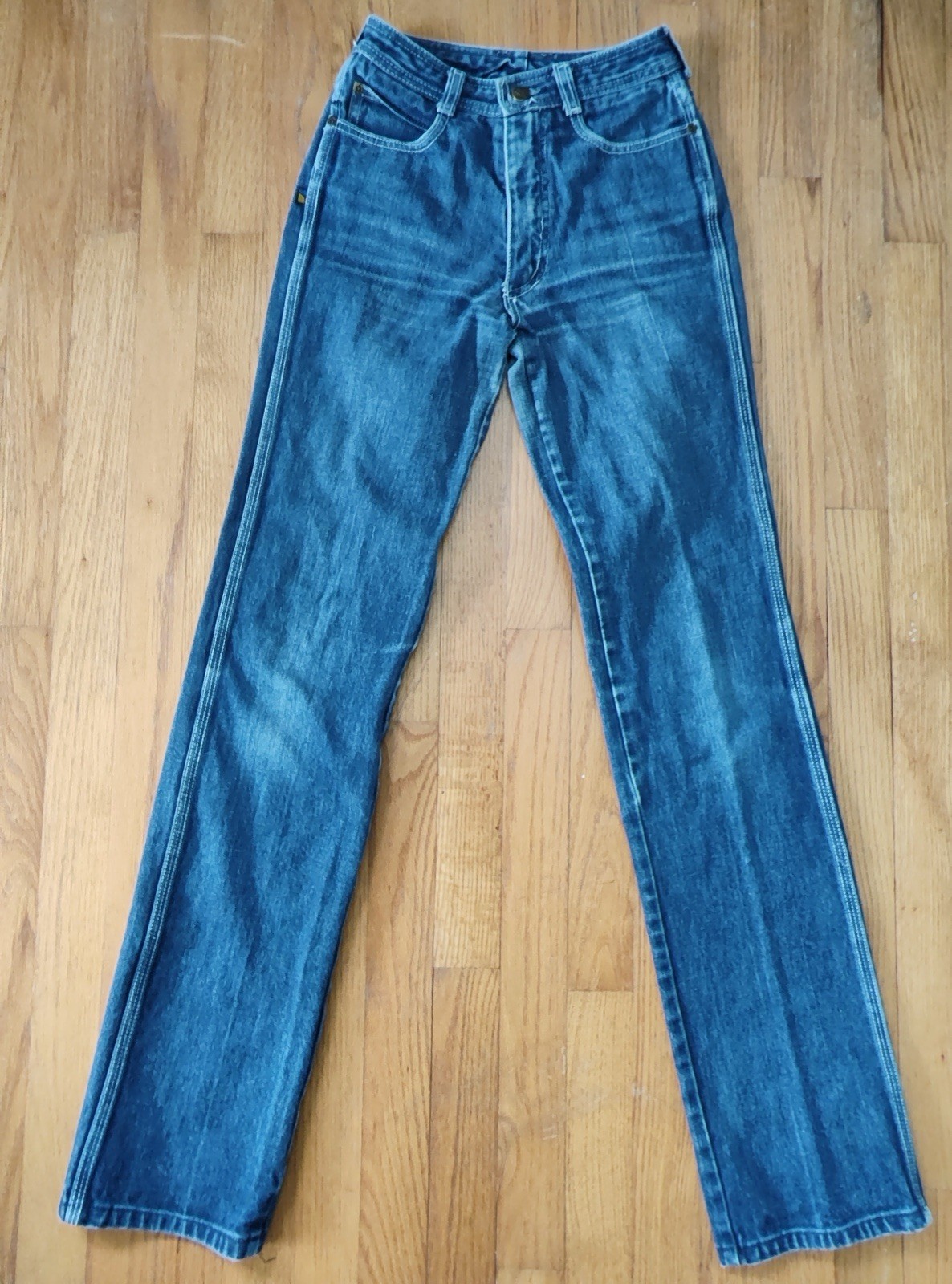 Vintage Bonjour Jeans Size Waist 22 Inseam 32.
