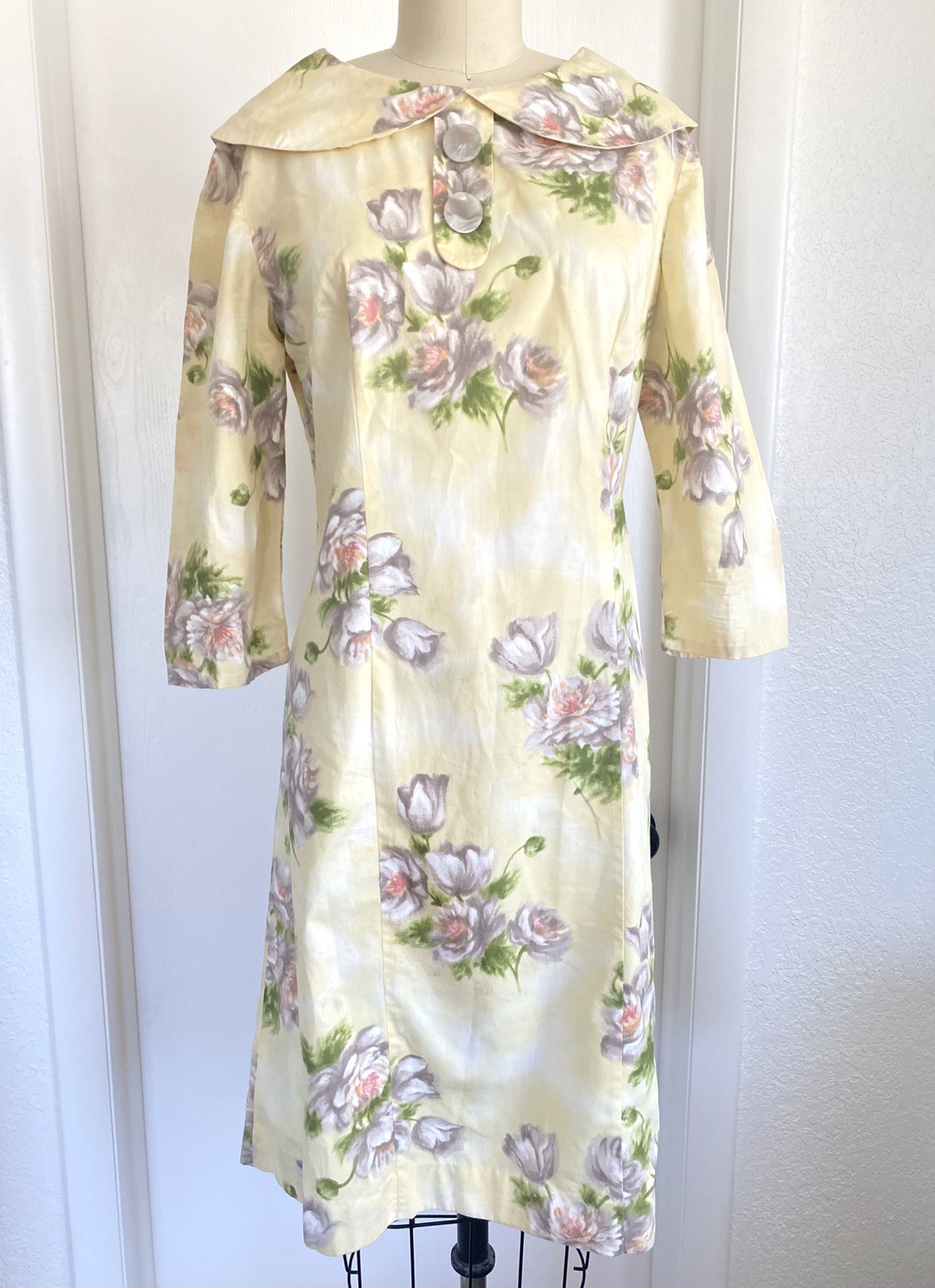Vintage 1960’s Dress Shift Mod Floral Yellow Retro Housewife Short Sleeve M