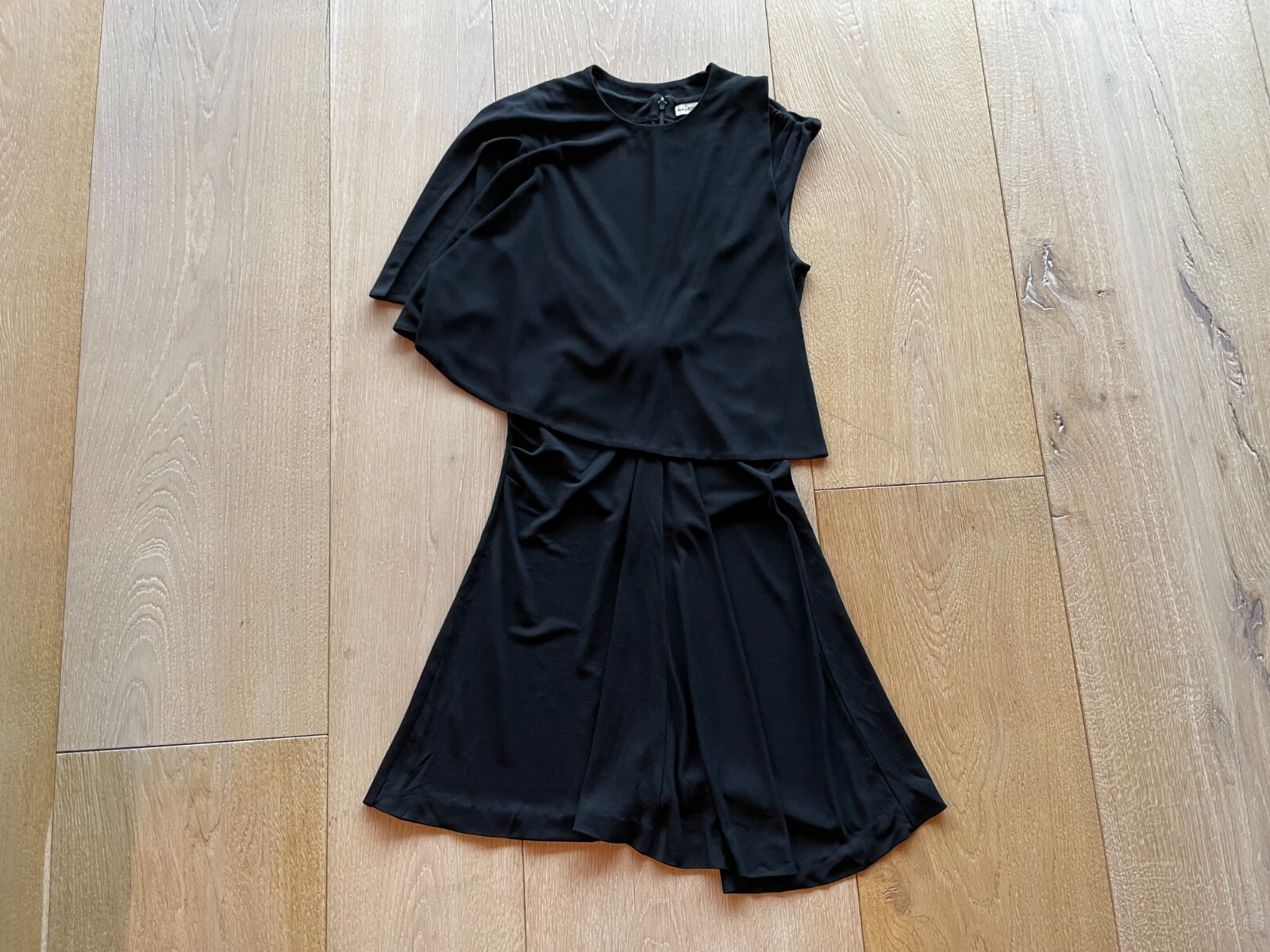 RARE and unique vintage Balenciaga dress with capelet! Fr. 36