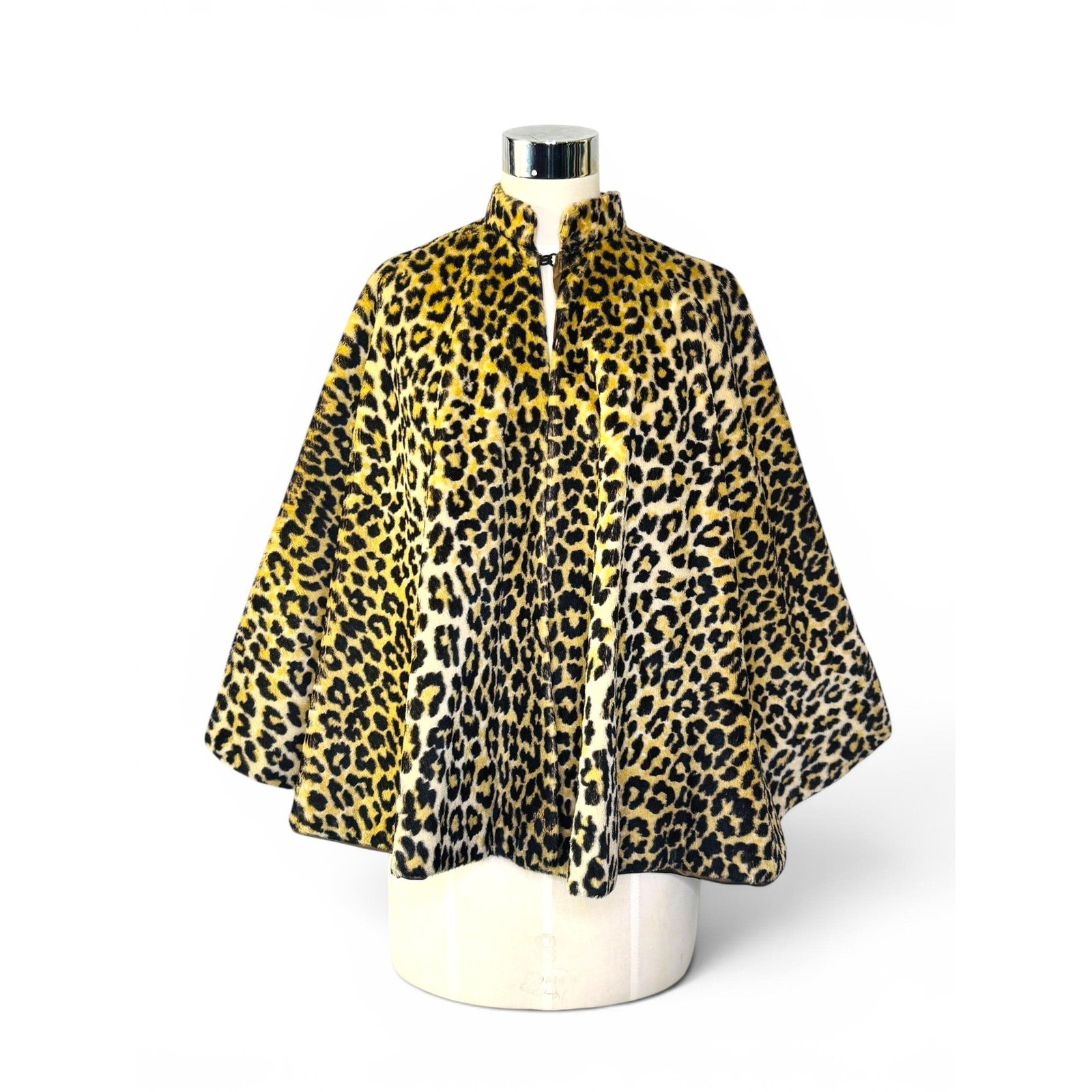 Vintage 1960s Leopard Animal Print Print Statement Cape