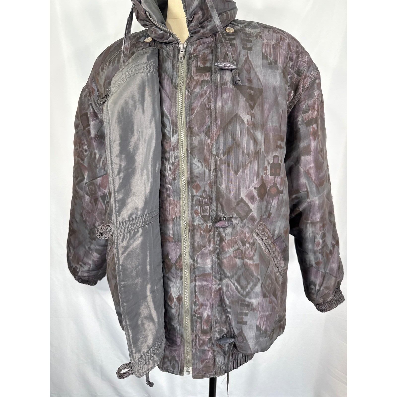 IZZI Vintage 90s 80s Puffer Jacket Geometric Ikat Print Purple Grey Toggle Zip M