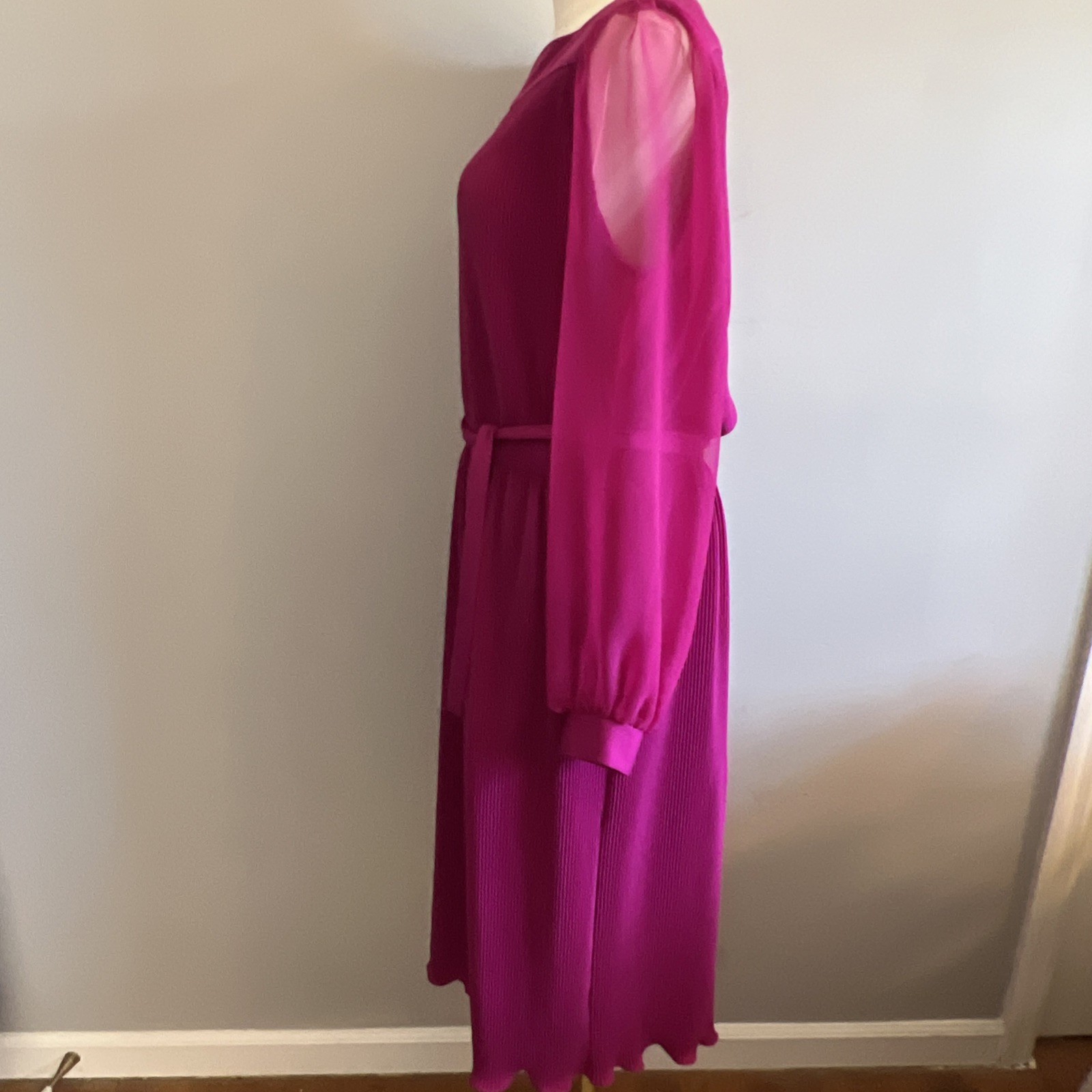 VTG Amy-Deb 80’s Magenta Accordion Dress Sheer Arms Career Feminine Romantic 16