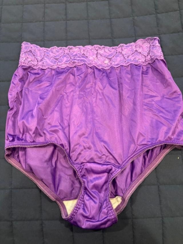 Vintage ILGWU 100% Nylon Panty Size 7 Purple Lace Waistband