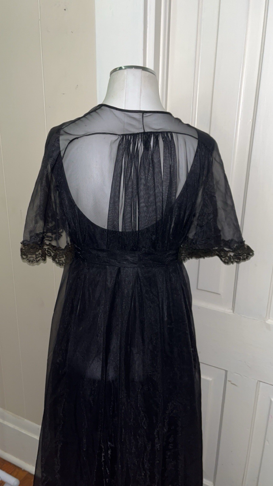 Vintage Miss Elaine Gold Label robe Set Long Nightgown Lace/embroidery black L
